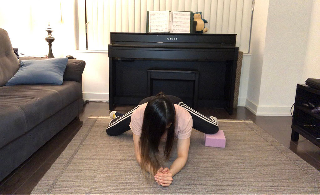 froggy stretch with yoga block